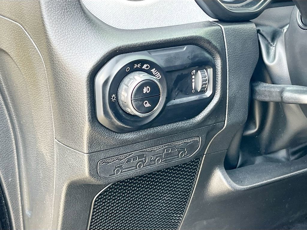 Certified 2025 Jeep Gladiator Mojave AWD/4WD image 10
