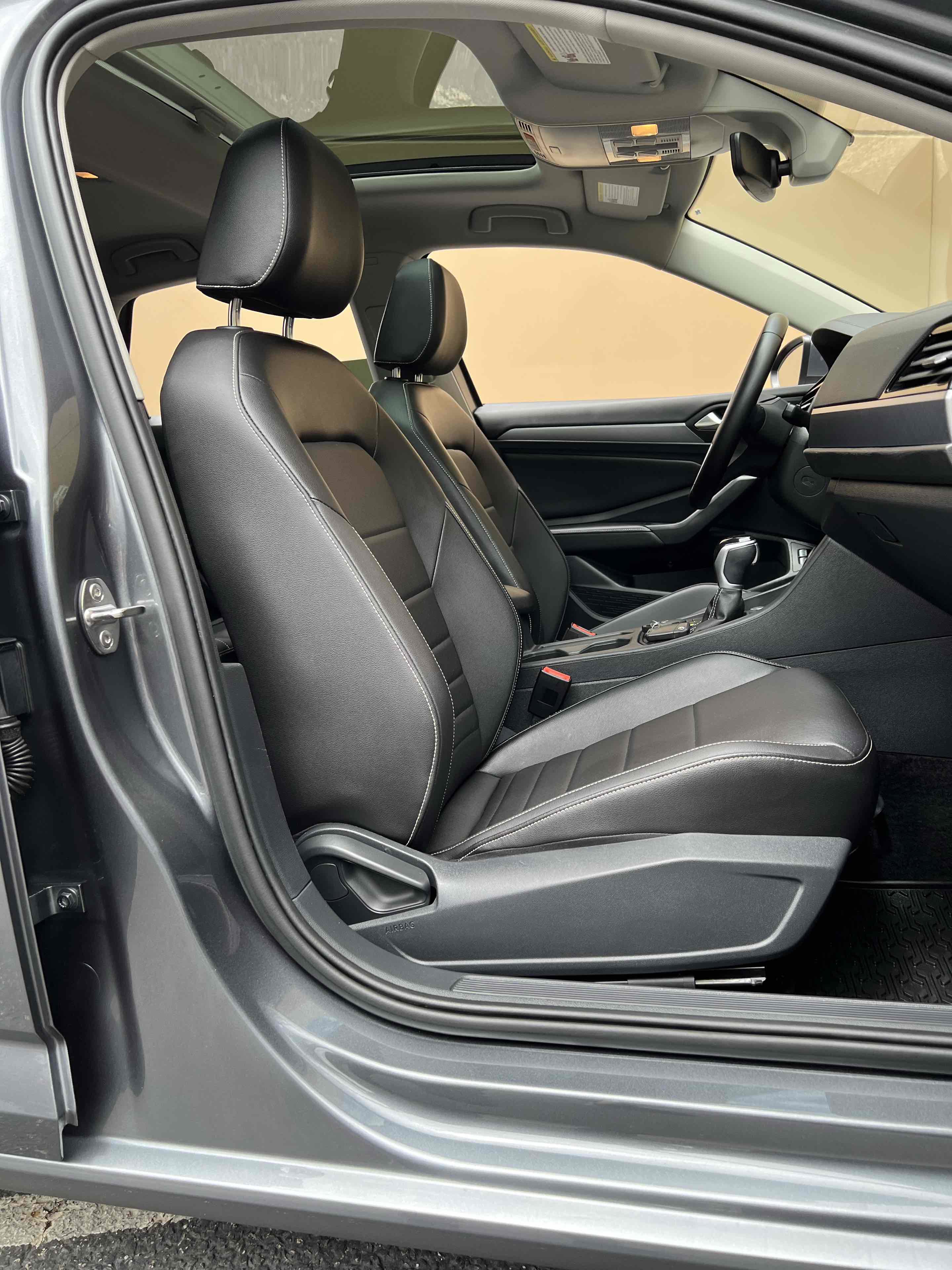 Used 2023 Volkswagen Jetta SE w/ Panoramic Sunroof Package FWD image 36