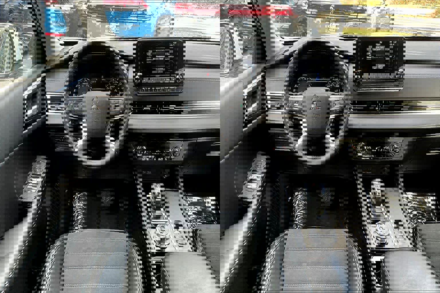 Used 2023 Mitsubishi Outlander SE image 5