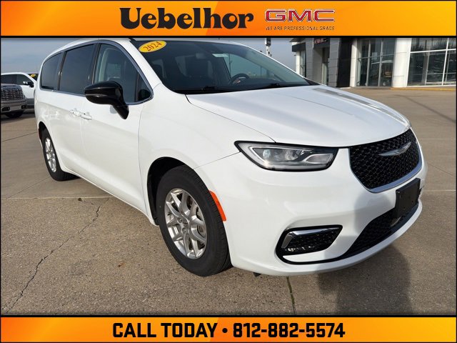 Used 2024 Chrysler Pacifica Touring-L