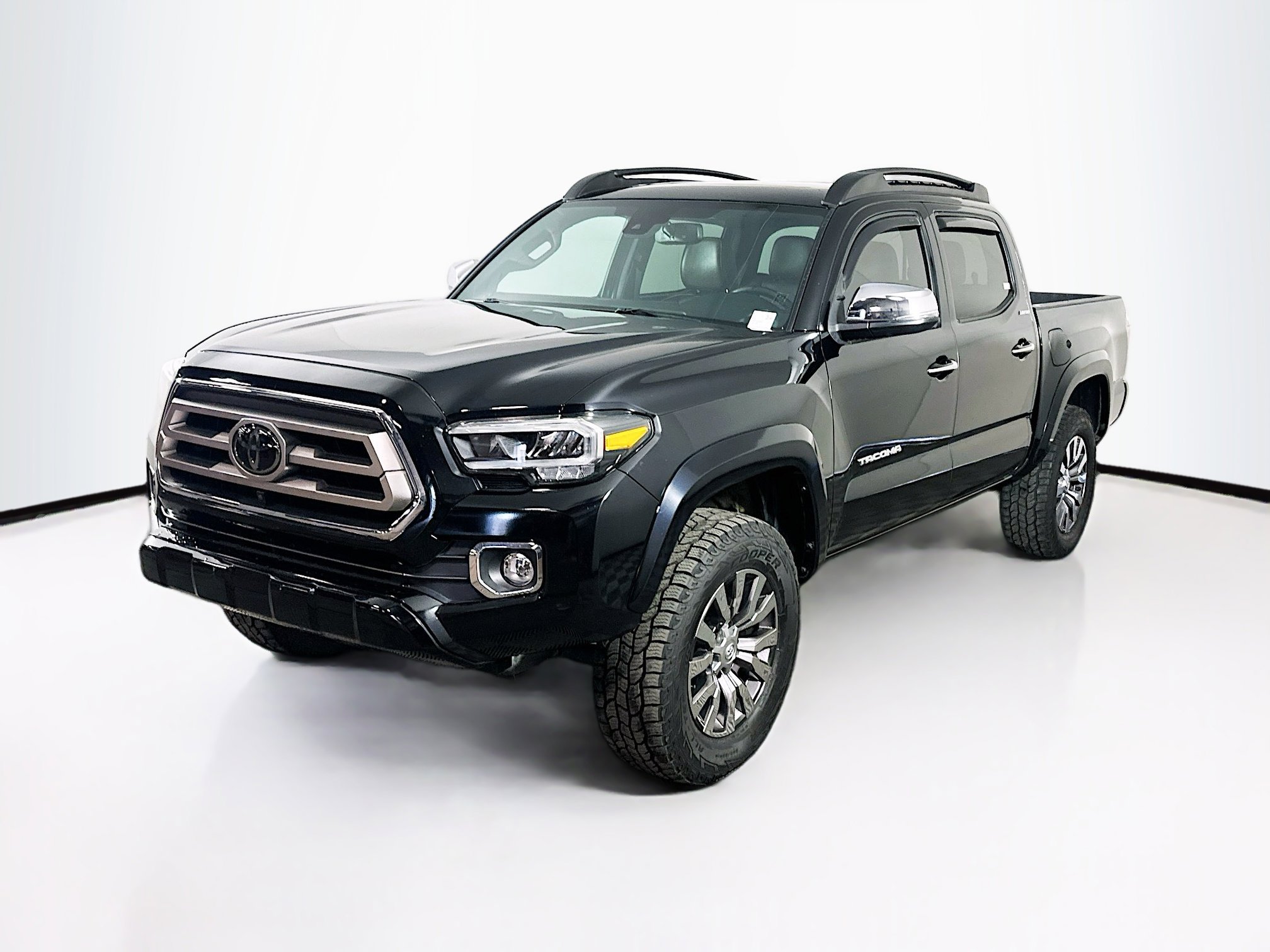 Used 2020 Toyota Tacoma Limited AWD/4WD image 3