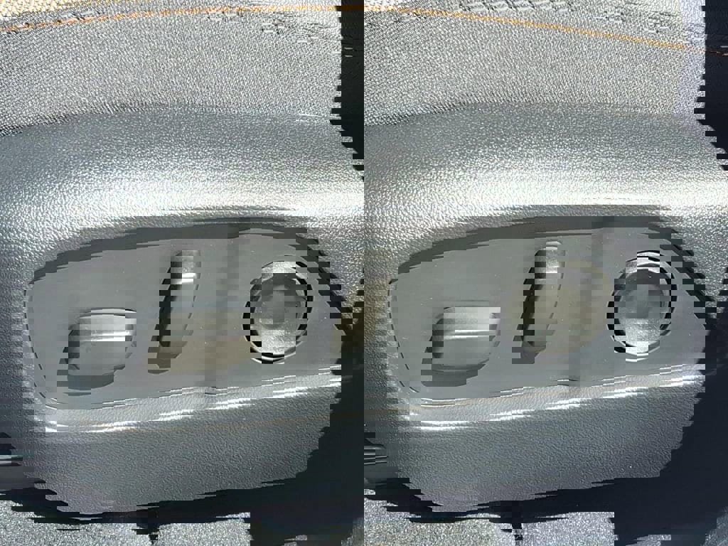 New 2026 Chevrolet Equinox ACTIV w/ Convenience Package III image 12