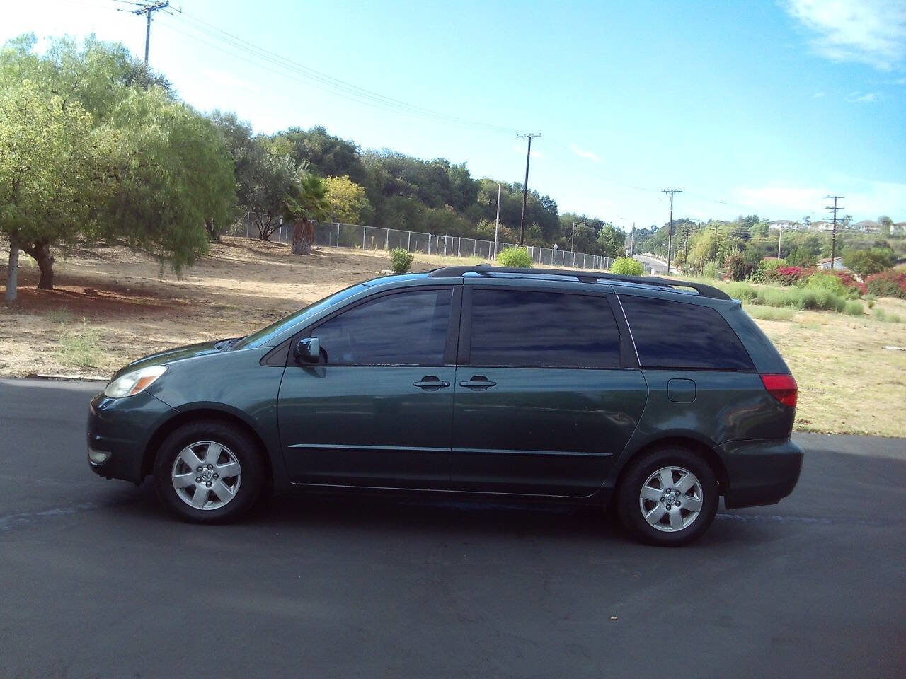 Used 2004 Toyota Sienna XLE image 11
