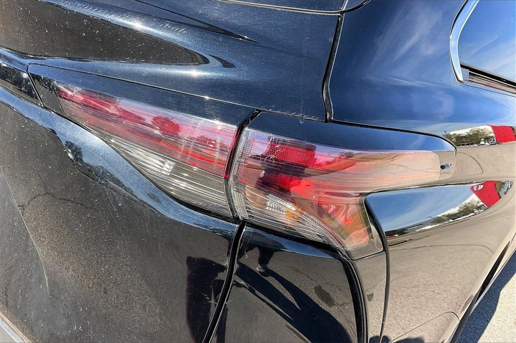 Used 2024 Toyota Sienna XLE image 40