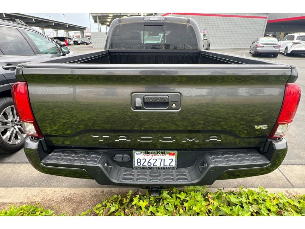 Used 2018 Toyota Tacoma TRD Sport w/ Technology Package image 6