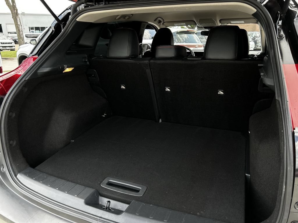 Used 2025 Nissan Kicks SR FWD image 32