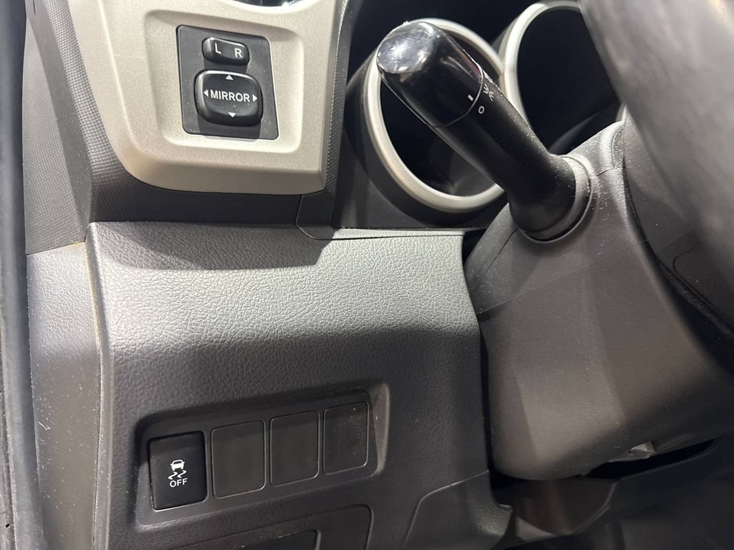 Used 2010 Pontiac Vibe AWD w/ Sun And Sound Package image 80