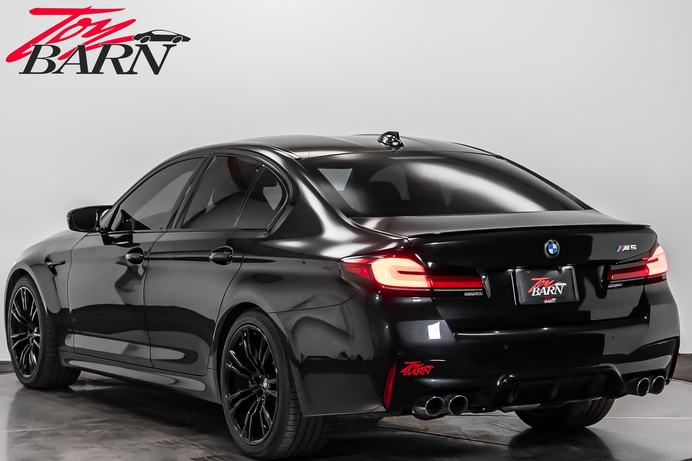 Used 2022 BMW M5 w/ Executive Package image 3