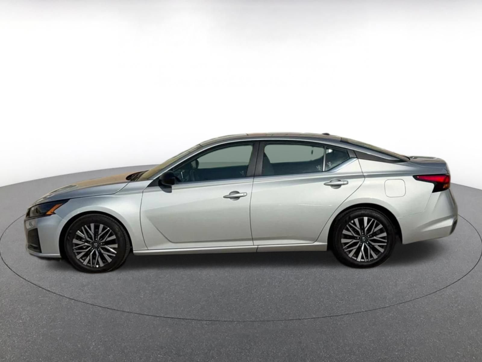 Used 2026 Nissan Altima 2.5 SV FWD image 8