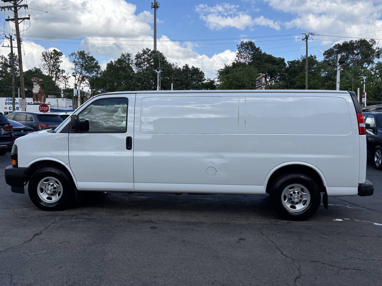Used 2020 Chevrolet Express 3500 Extended w/ Driver Convenience Package RWD image 5