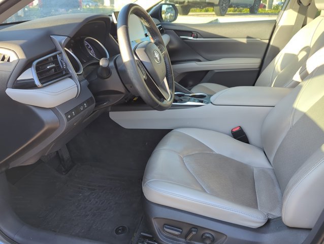 Certified 2022 Toyota Camry XLE FWD image 9