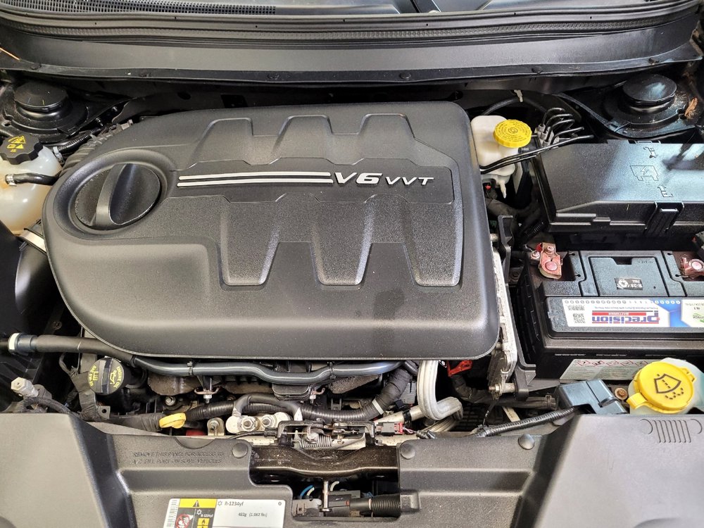 Used 2018 Jeep Cherokee Limited w/ Technology Group image 30