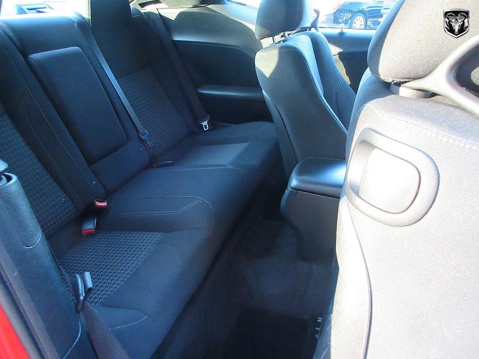 Used 2016 Dodge Challenger SXT image 20