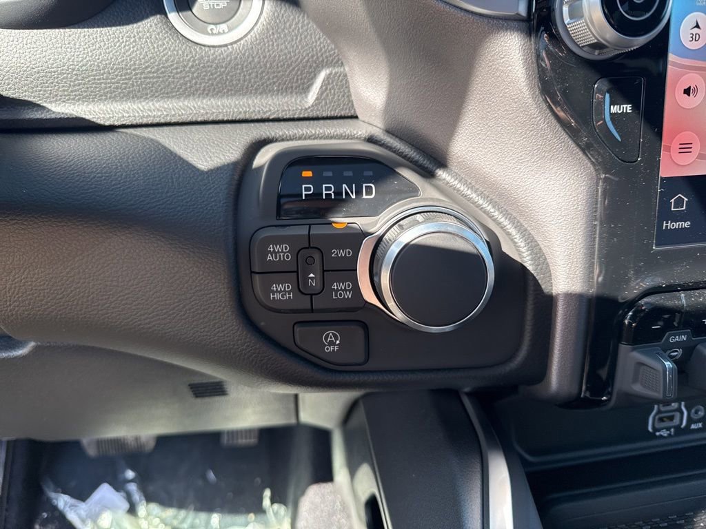New 2026 RAM 1500 4x4 Crew Cab image 15