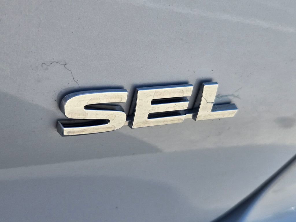 Used 2025 Mitsubishi Outlander SEL image 14