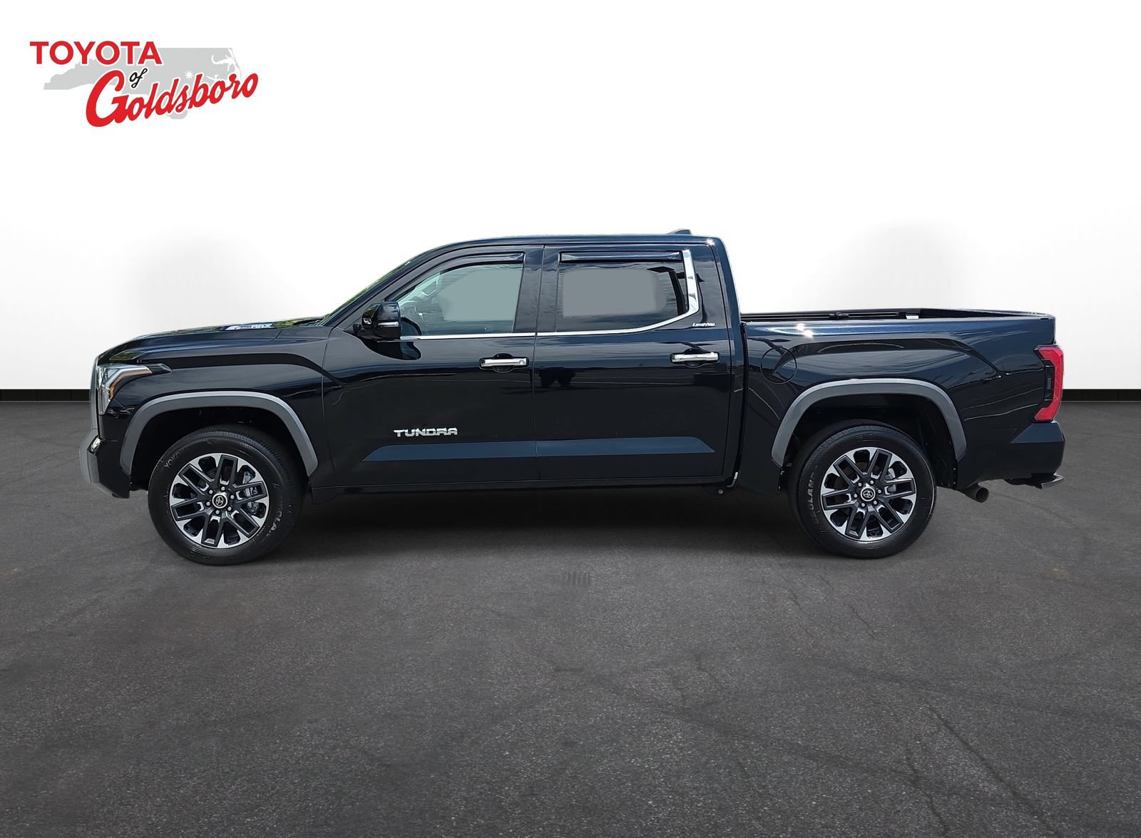 Used 2024 Toyota Tundra Limited AWD/4WD image 8