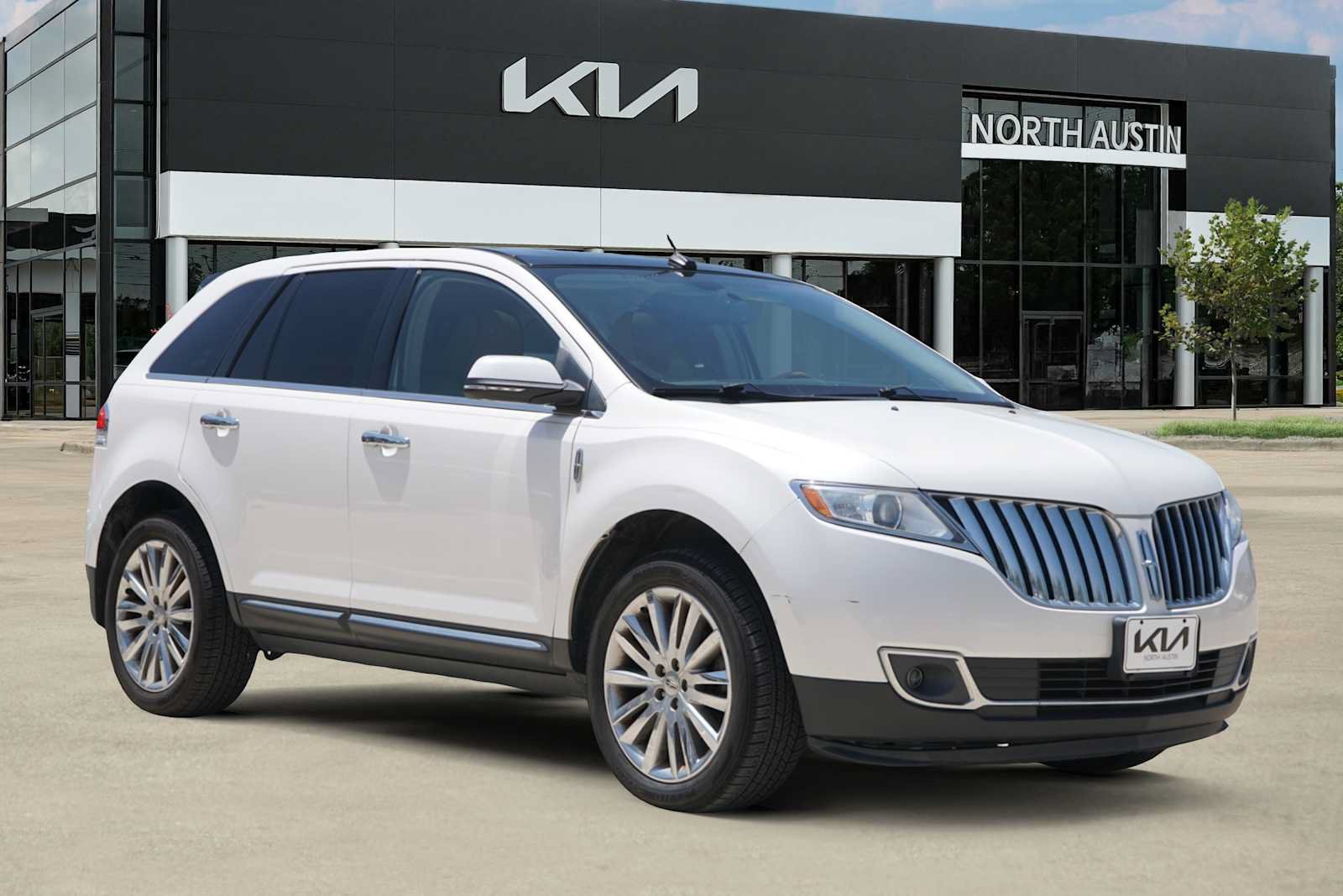 Used 2015 Lincoln MKX FWD w/ Equipment Group 102A image 7