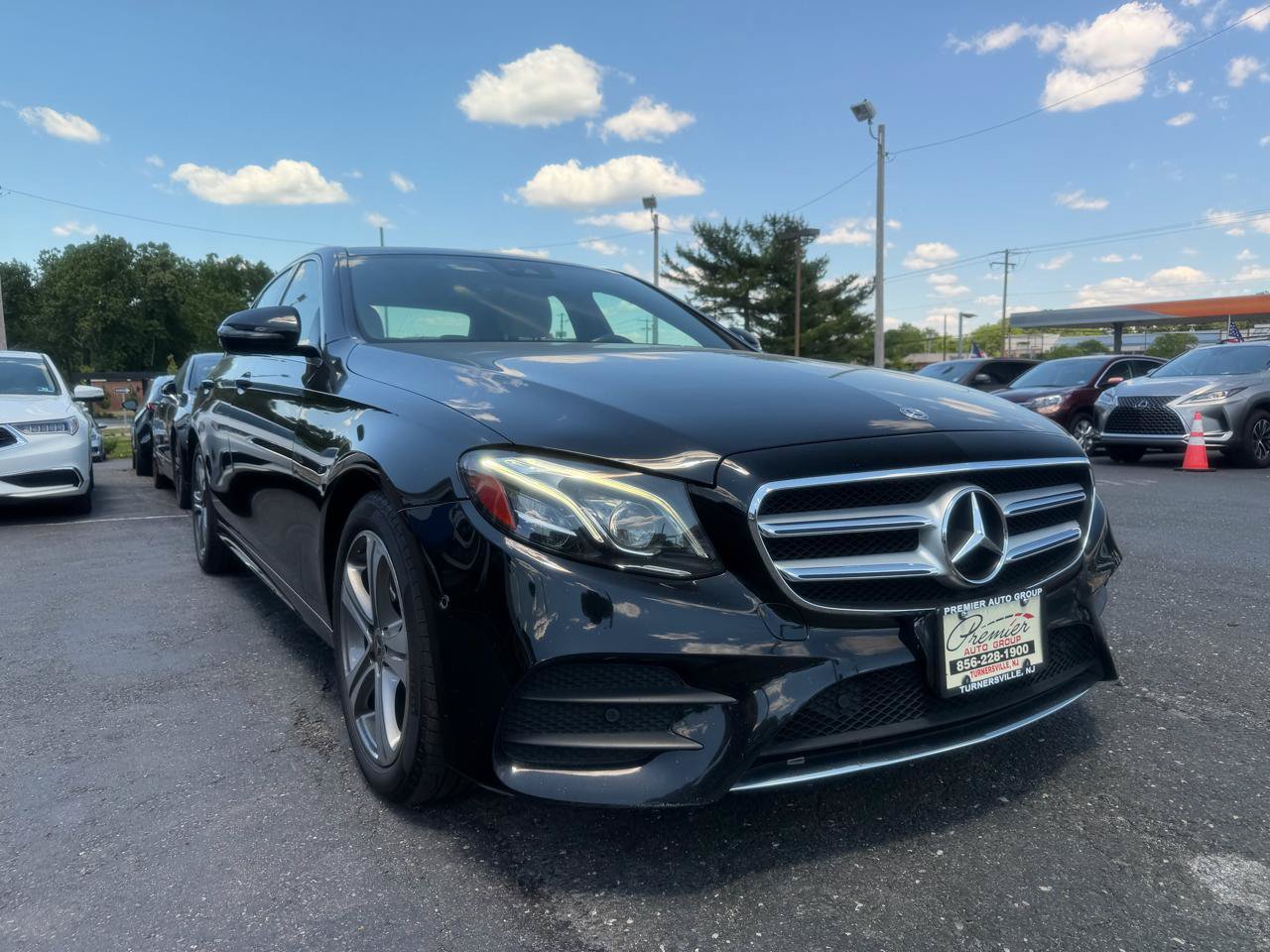 Used 2018 Mercedes-Benz E 300 4MATIC image 3