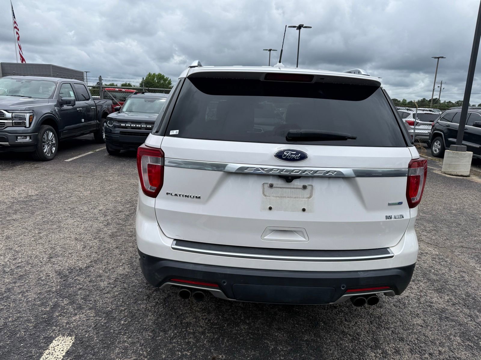 Used 2018 Ford Explorer Platinum AWD/4WD image 6