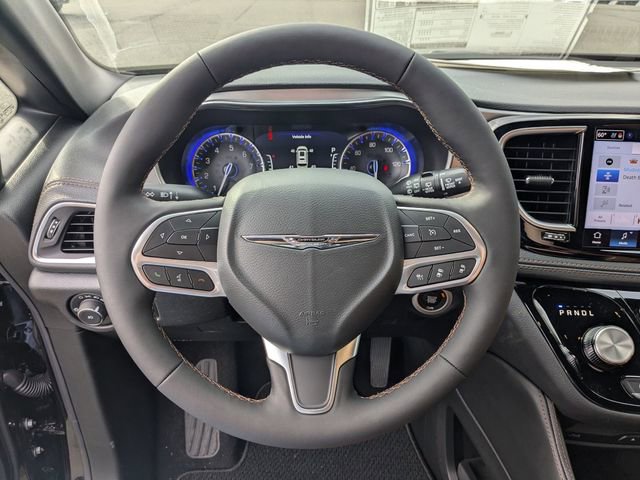 New 2026 Chrysler Pacifica Pinnacle image 14