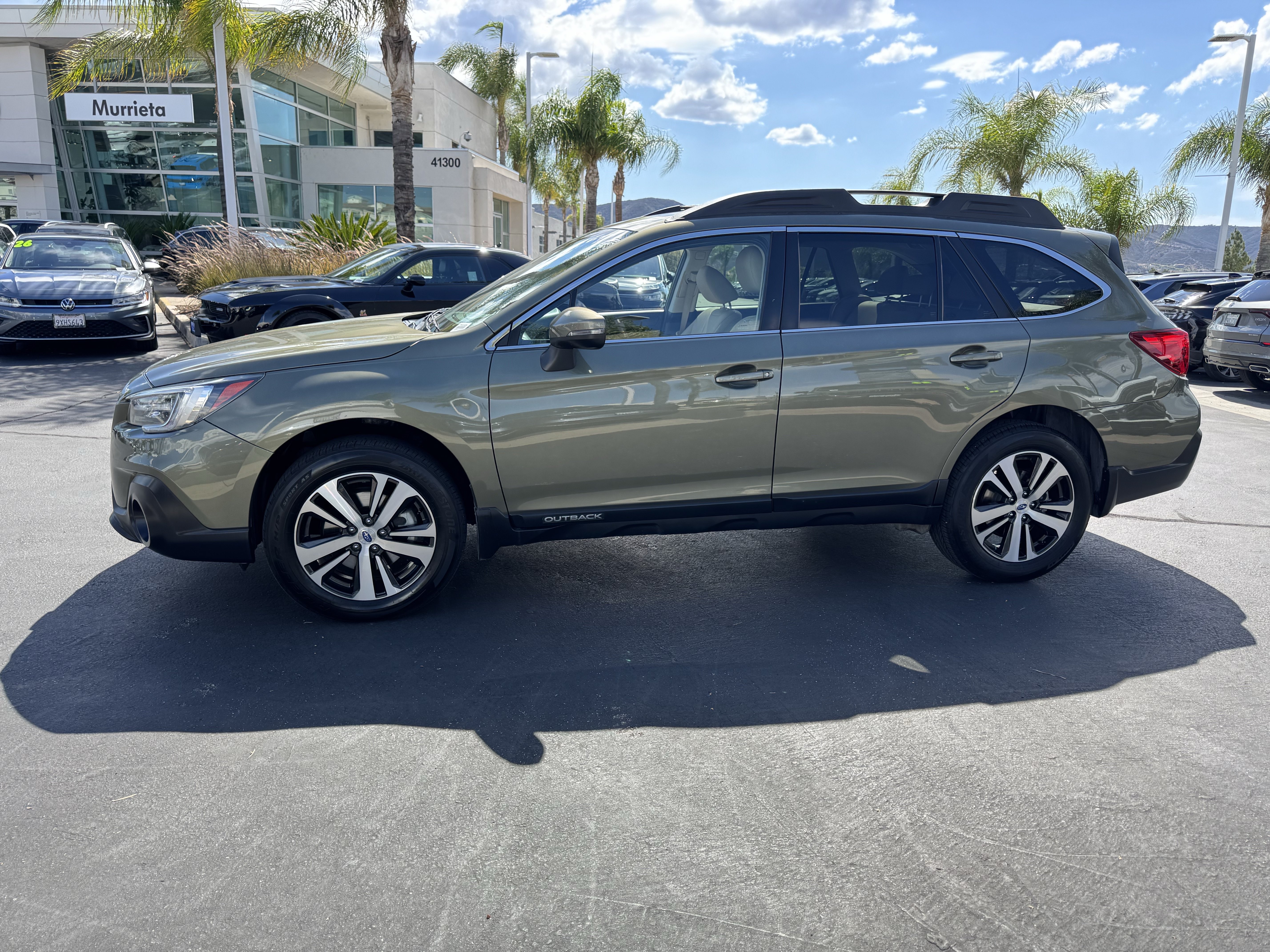 Used 2018 Subaru Outback 3.6R Limited AWD/4WD image 6