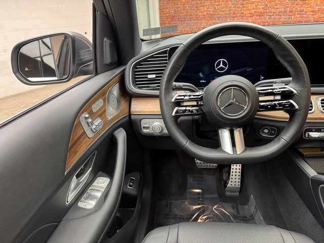 Used 2025 Mercedes-Benz GLS 450 4MATIC image 13