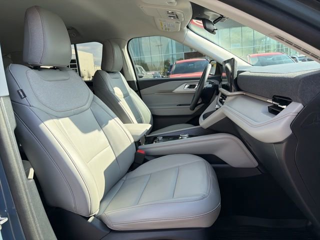 Used 2025 Ford Explorer Active w/ Active Comfort Package image 30