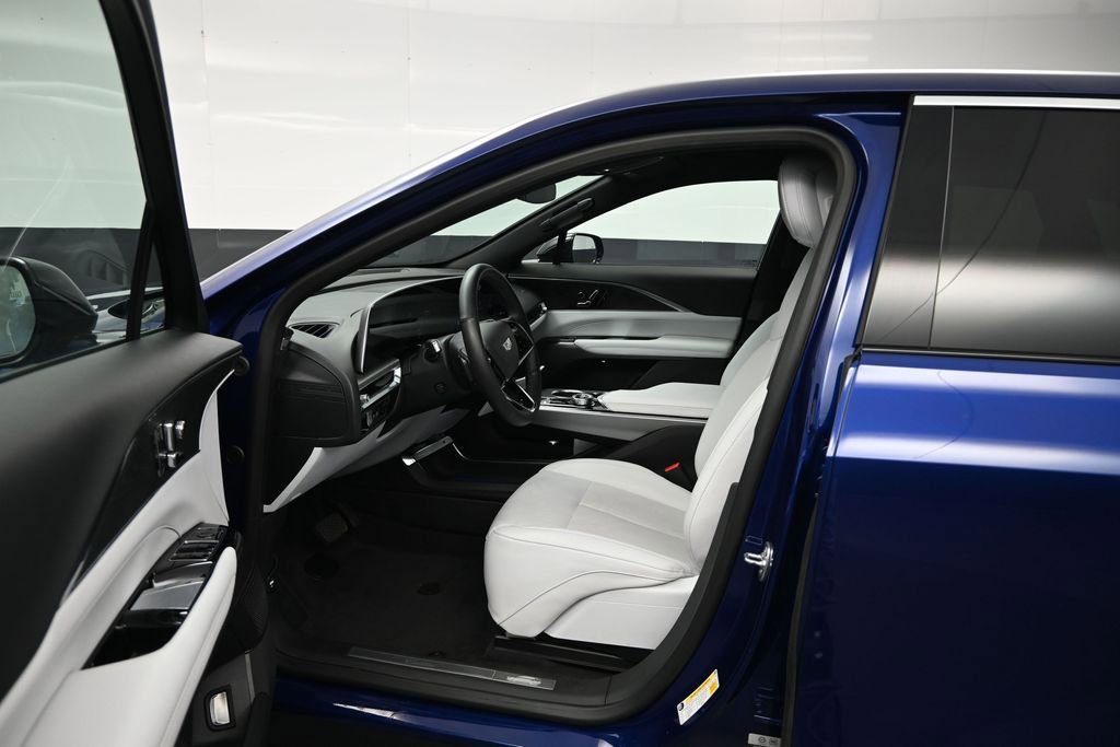 Certified 2024 Cadillac Lyriq Luxury w/ LPO, Floor Liner Package AWD/4WD image 9