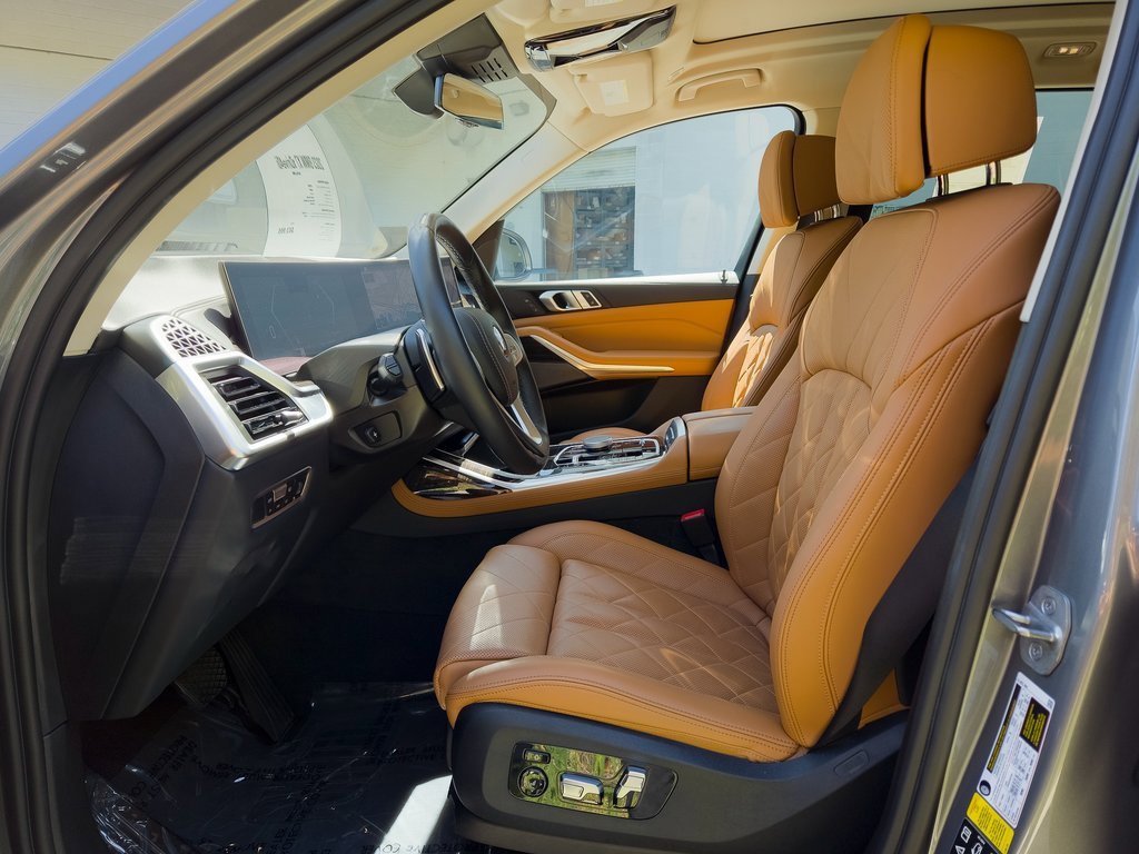 Used 2023 BMW X7 xDrive40i w/ Premium Package image 10