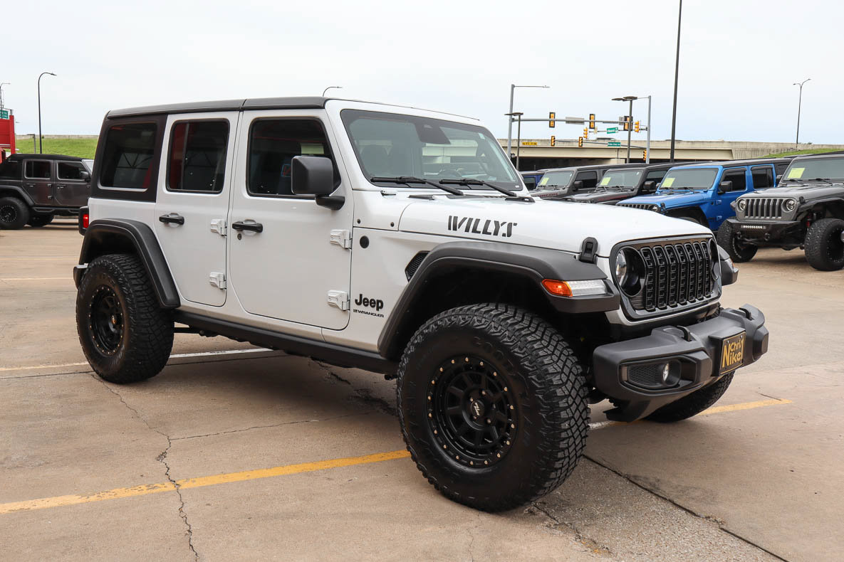 Used 2025 Jeep Wrangler Unlimited Sport AWD/4WD image 4