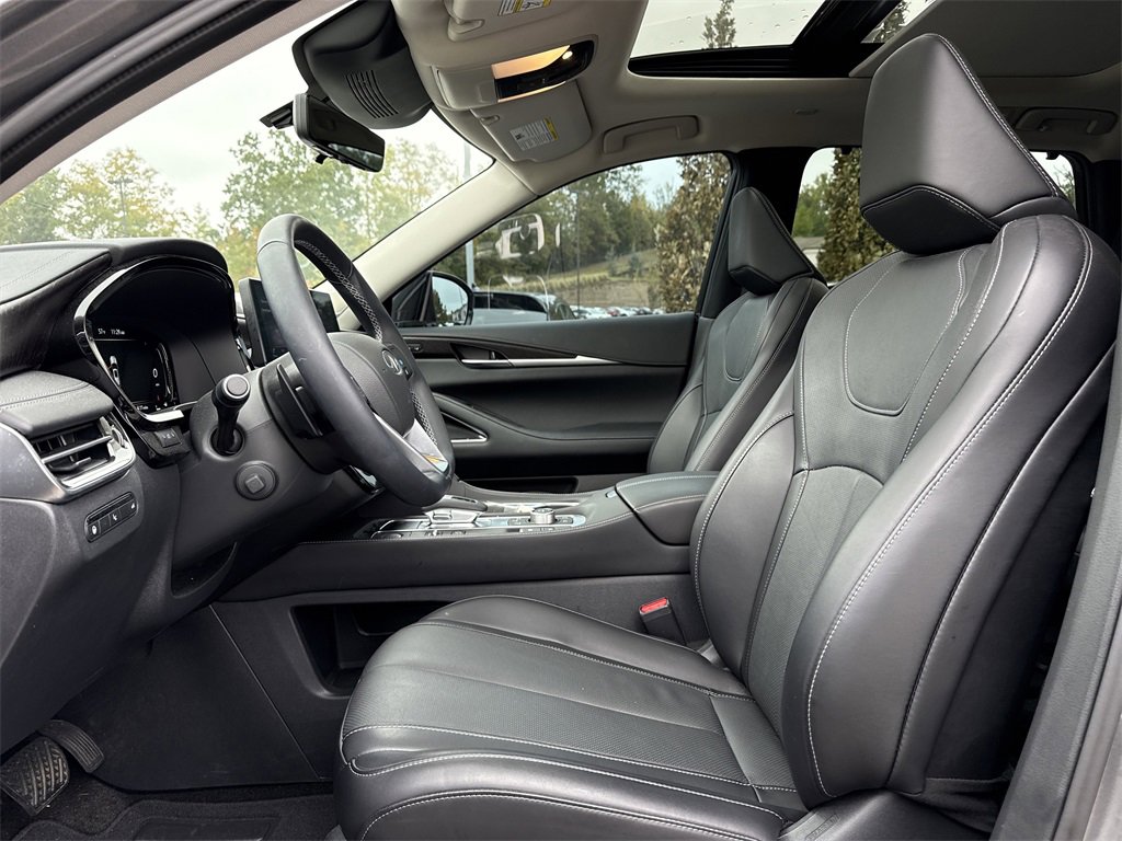 Used 2025 INFINITI QX60 Sensory w/ Vision Package image 9