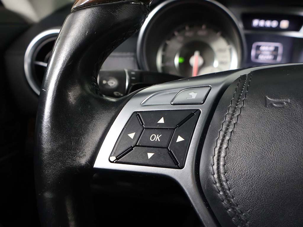 Used 2013 Mercedes-Benz SL 550 SL 550 w/ Premium Pkg image 33