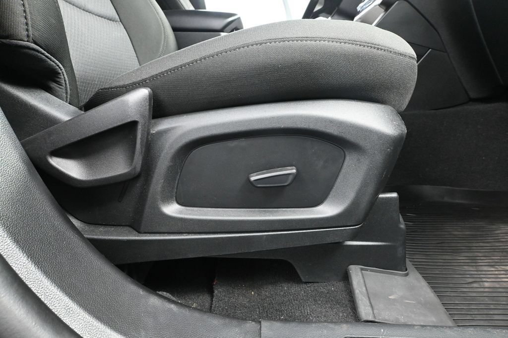 Used 2023 Ford Explorer XLT AWD/4WD image 47