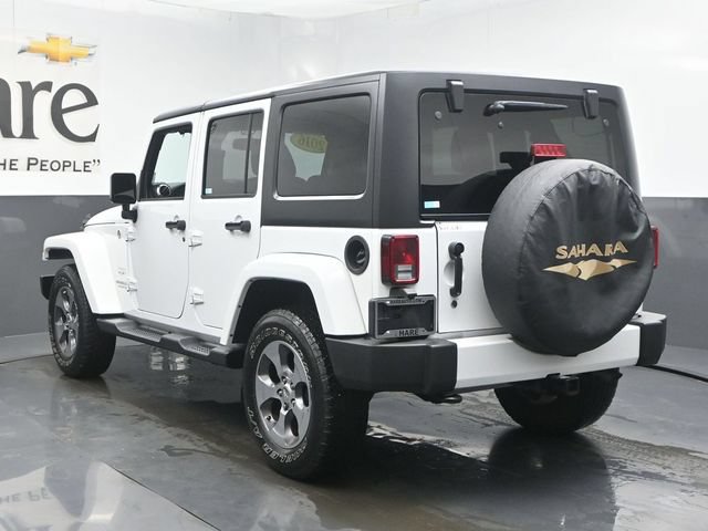 Used 2016 Jeep Wrangler Unlimited Sahara w/ Connectivity Group AWD/4WD image 34