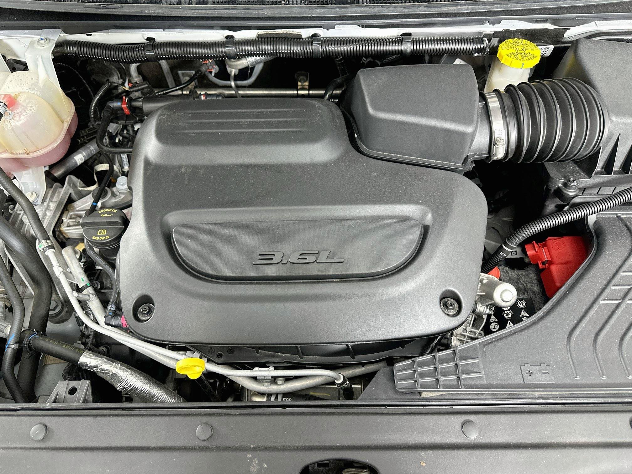 Used 2025 Chrysler Pacifica Limited FWD image 36