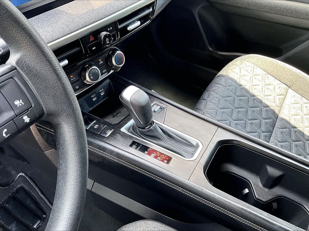 Used 2025 Nissan Kicks SV AWD/4WD image 20