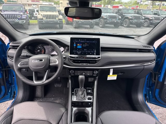 New 2026 Jeep Compass Latitude AWD/4WD image 25