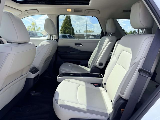 Used 2025 Nissan Pathfinder SL w/ SL Premium Package image 13