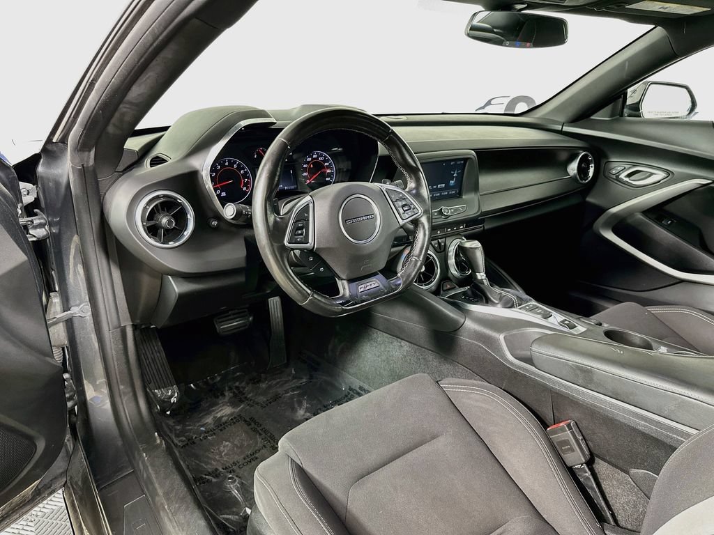 Used 2017 Chevrolet Camaro LT RWD image 10