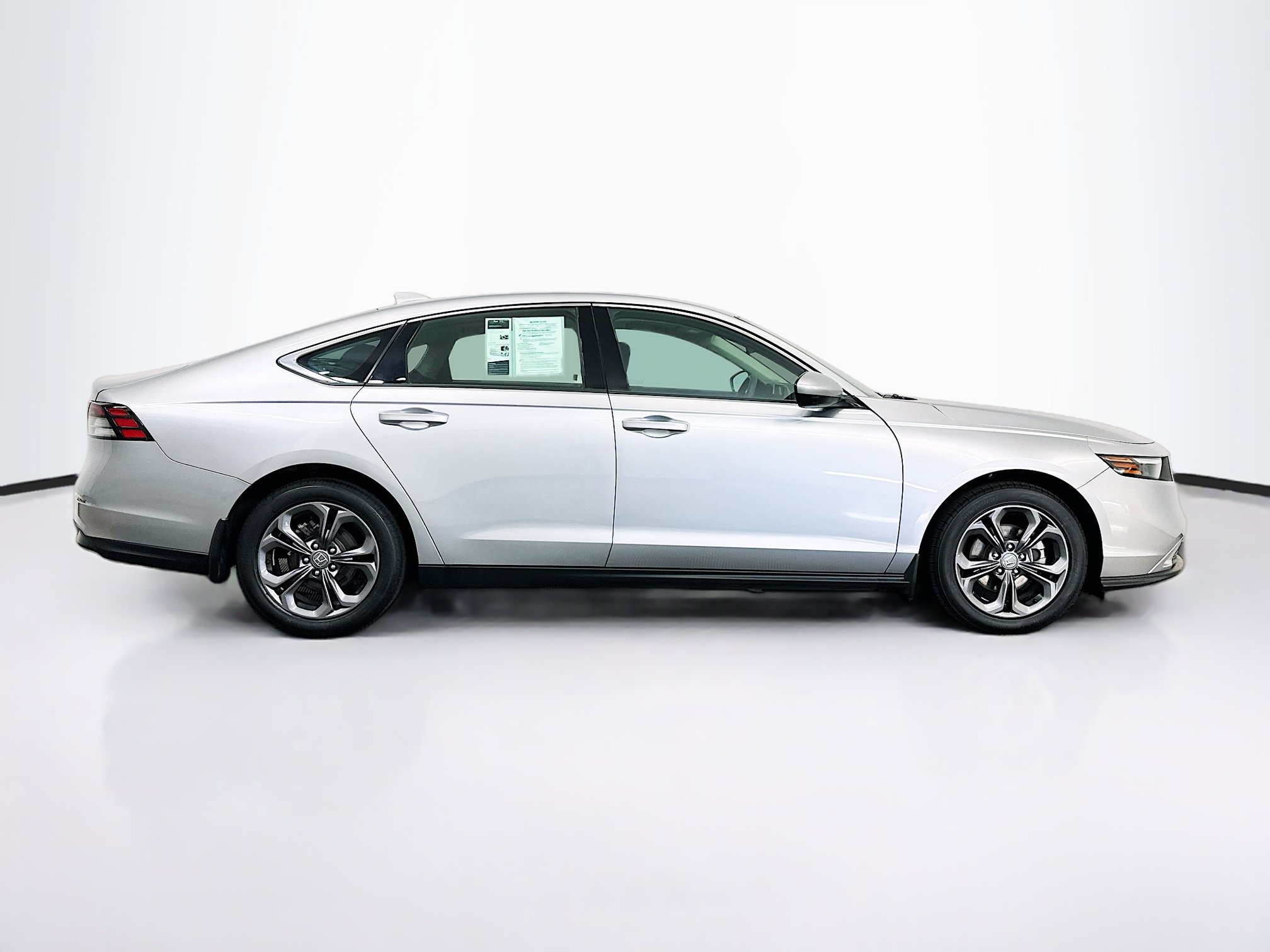 Used 2023 Honda Accord EX image 10