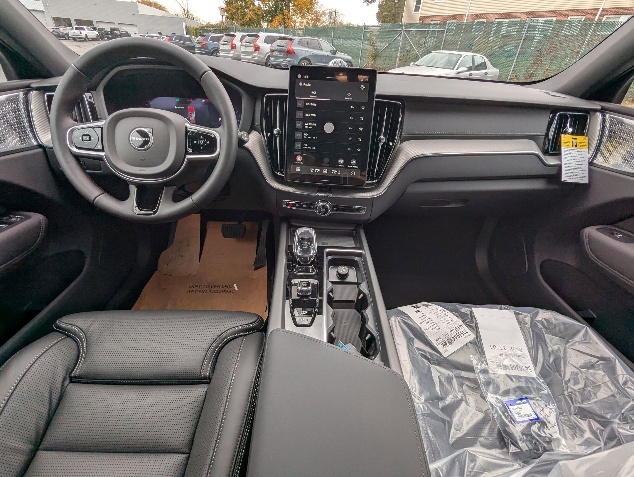 New 2026 Volvo XC60 B5 Ultra w/ Protection Package Premier image 18