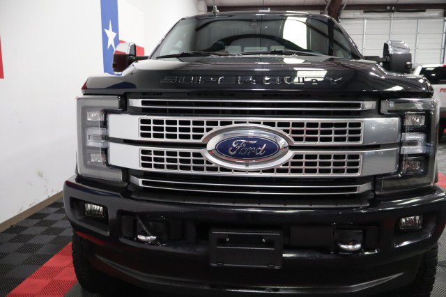 Used 2019 Ford F250 Platinum w/ Platinum Ultimate Package AWD/4WD image 4