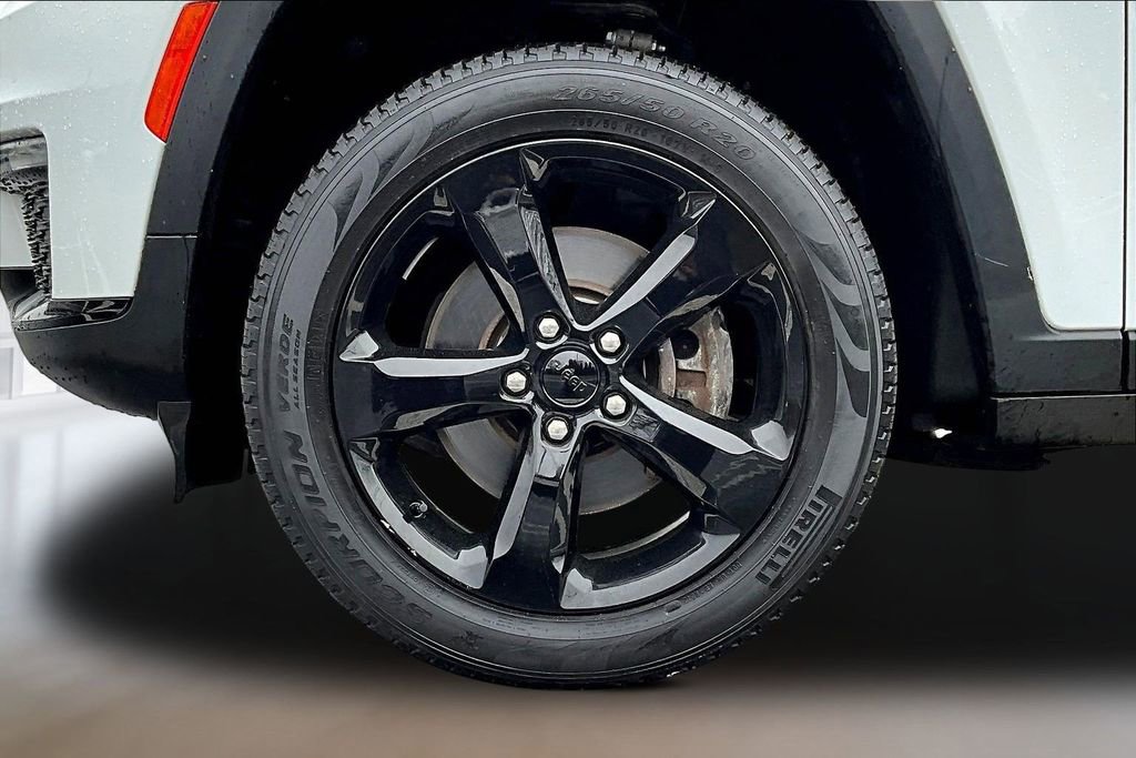 Used 2023 Jeep Grand Cherokee L Limited w/ Black Appearance Package image 34