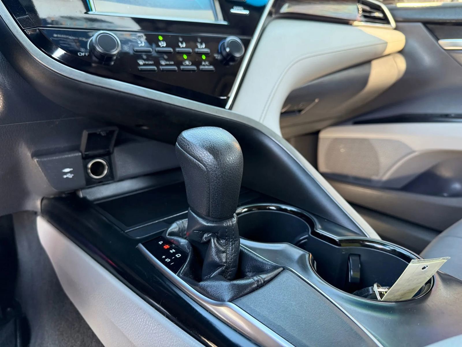 Used 2018 Toyota Camry LE image 15