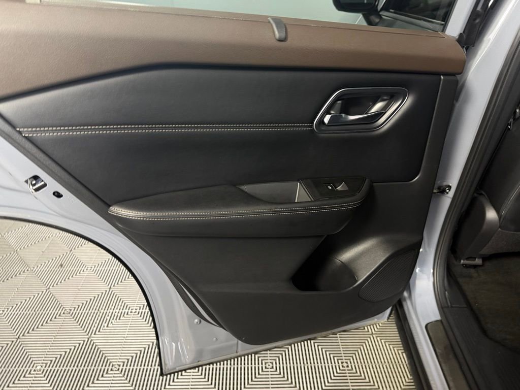Used 2022 Nissan Rogue Platinum w/ Head-Up Display Package FWD image 25