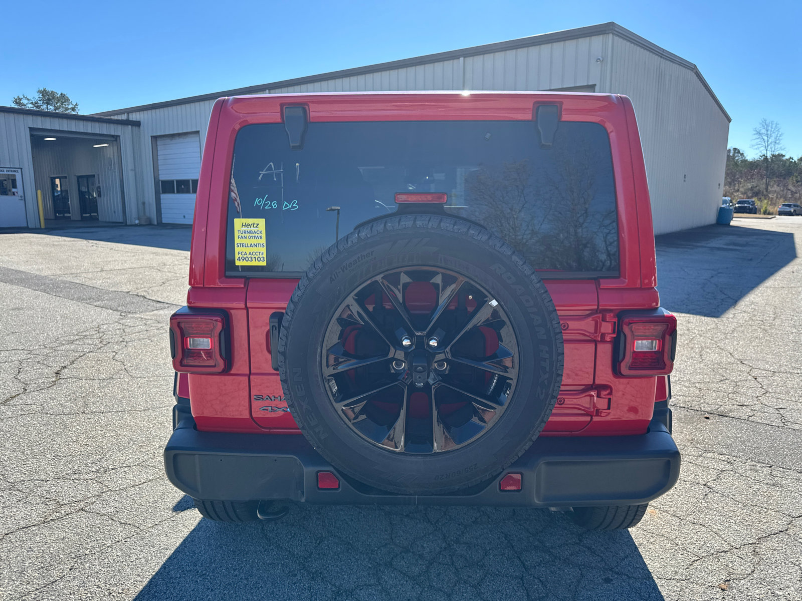 Used 2025 Jeep Wrangler Sahara image 6