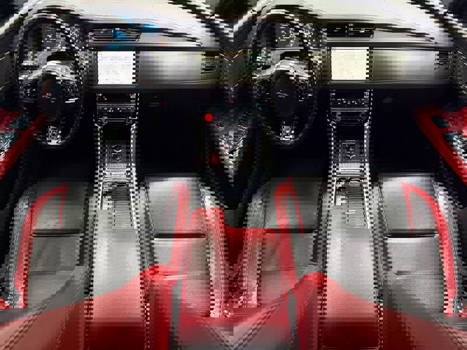 Used 2018 Jaguar XF S image 2