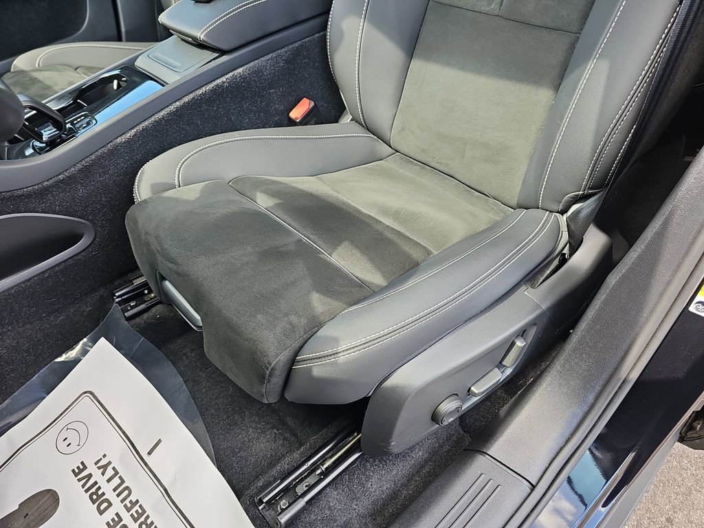 Used 2023 Volvo C40 P8 Recharge Ultimate image 33