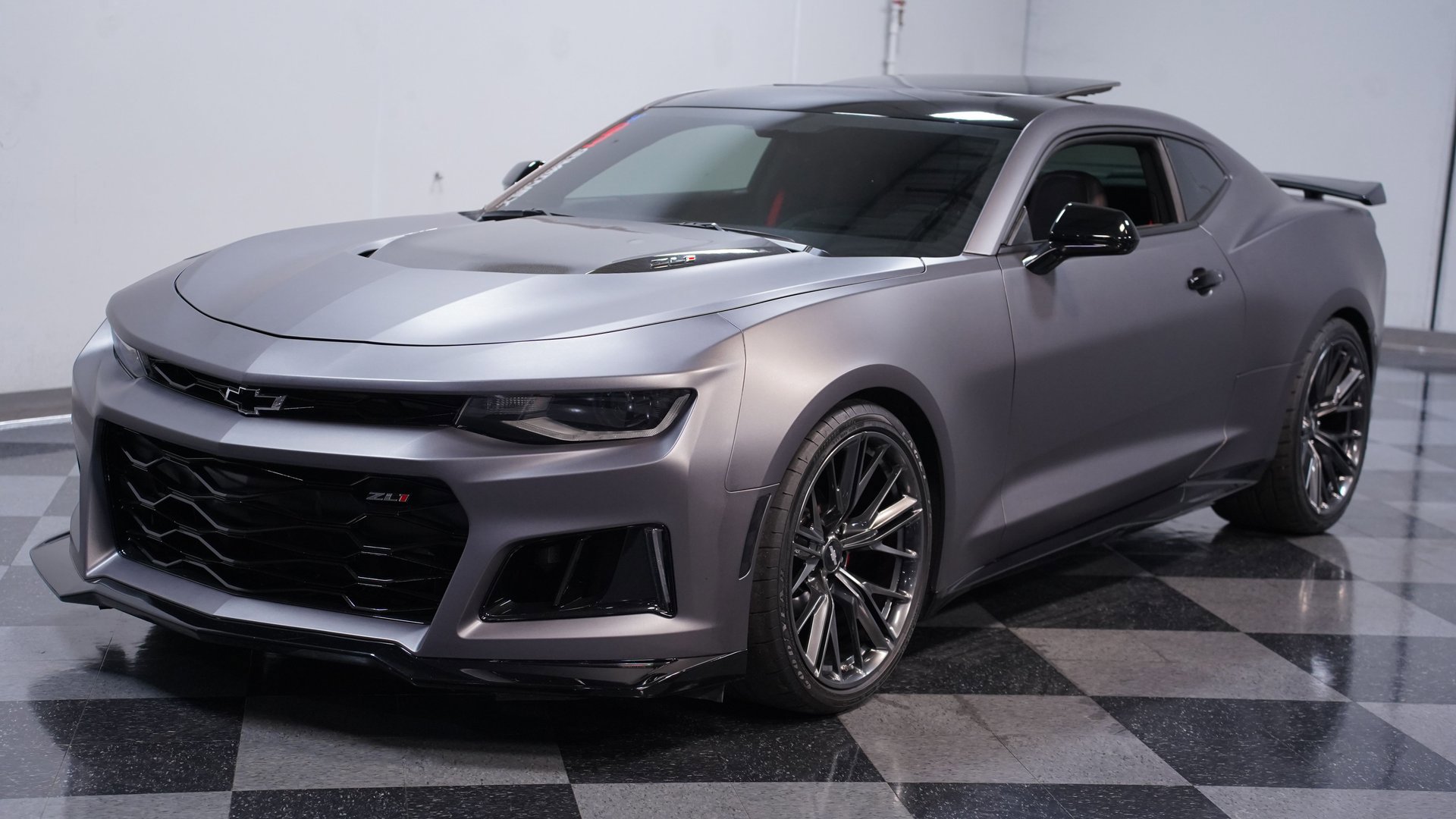 Used 2018 Chevrolet Camaro ZL1 RWD image 5