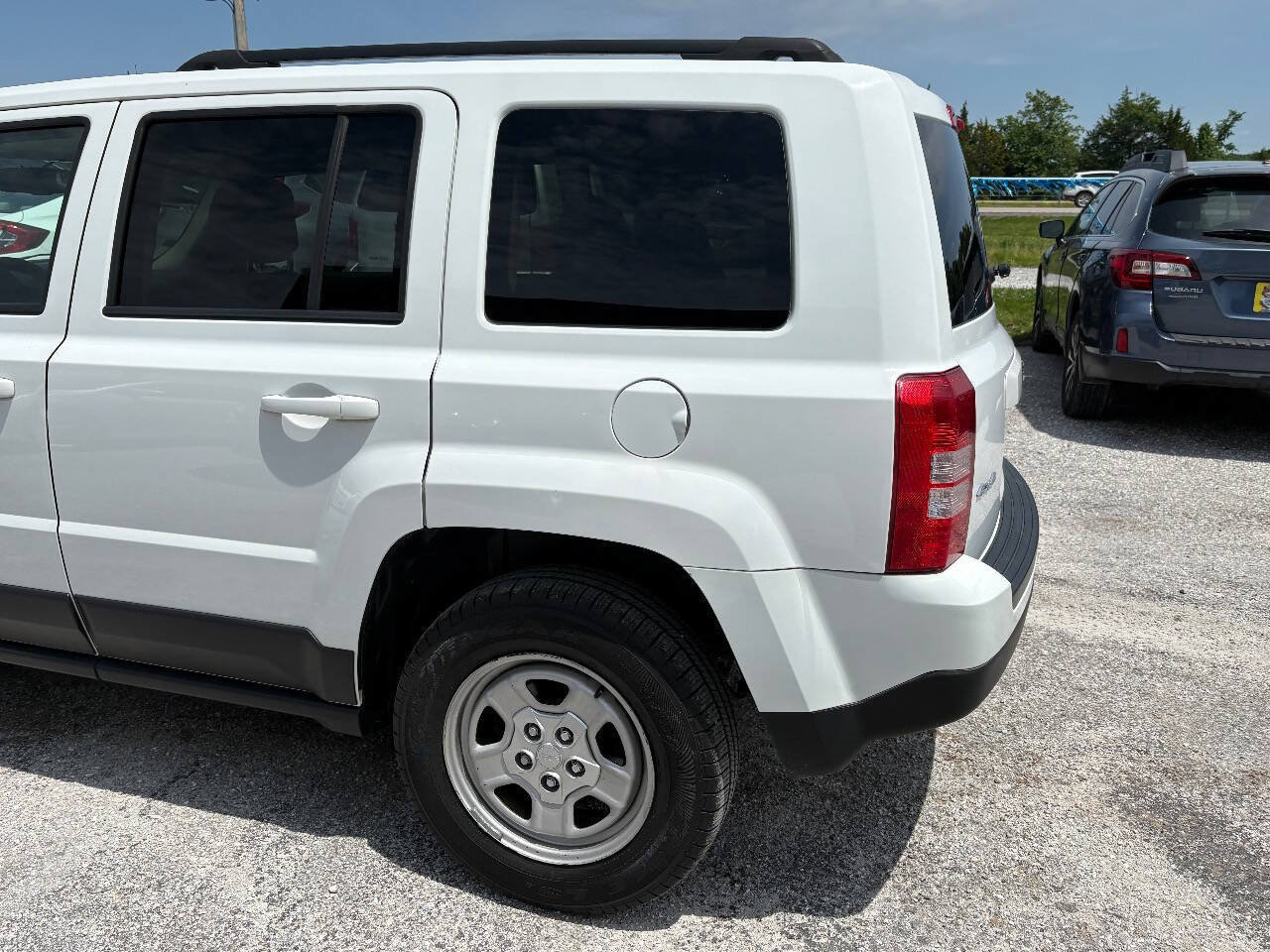 Used 2016 Jeep Patriot Sport w/ Power Value Group AWD/4WD image 16